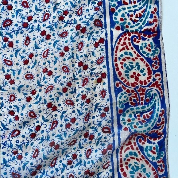 Vintage Silk Scarf Made in India - Picture 3 of 5